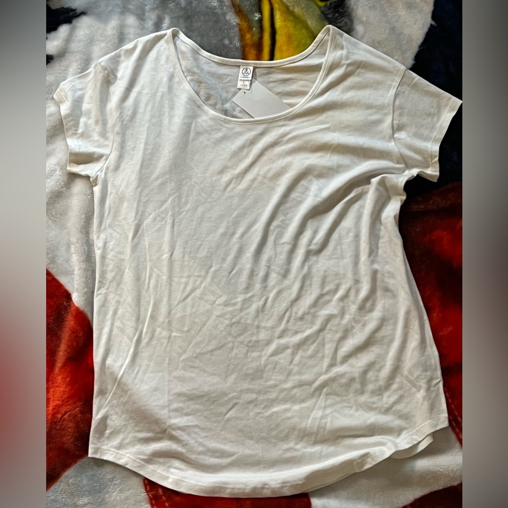 Women’s white shirt